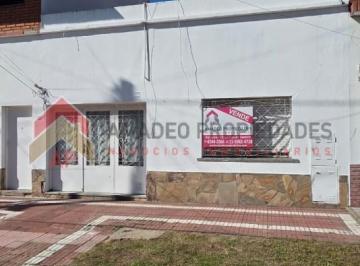 Casa · 87m² · 4 Ambientes · 1 Cochera · Casa PH Al Frente 4 Amb con Cochera y Patio, Ubicada en Cangallo 1421 Temperley
