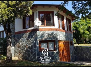 Casa · 193m² · 7 Ambientes · 1 Cochera · Casa en Venta - Barrio Jardín Botánico - Bariloche