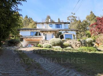 Casa · 350m² · 10 Ambientes · 1 Cochera · Venta Casa con Departamento, Bariloche - Barrio Melipal