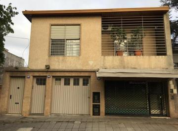 Casa · 180m² · 5 Ambientes · 1 Cochera · Venta - Propiedad Ideal Para 2 Familias
