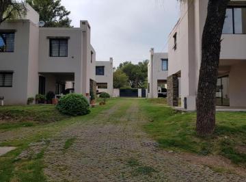 Casa · 90m² · 5 Ambientes · 1 Cochera · Hermoso Duplex en Housing! 3 Dorm en Villa Allende