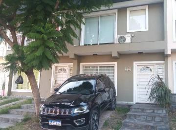 PH de 4 ambientes, Hurlingham · Triplex en Villa Tesei