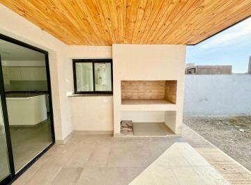 Casa de 4 ambientes, Córdoba · Docta - Alquiler - 3 Dorm.