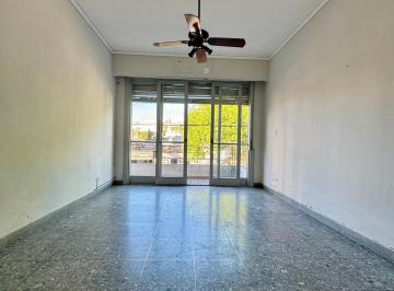 PH de 3 ambientes, Villa General Mitre · PH Frente Entrada Independiente (Por Escalera)