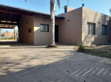 Casa de 5 ambientes, Ibarlucea · Propiedad de Tres Dorm. en Ibarlucea.
