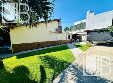 Casa · 100m² · 4 Ambientes · 1 Cochera · Casa en Lomas del Mirador