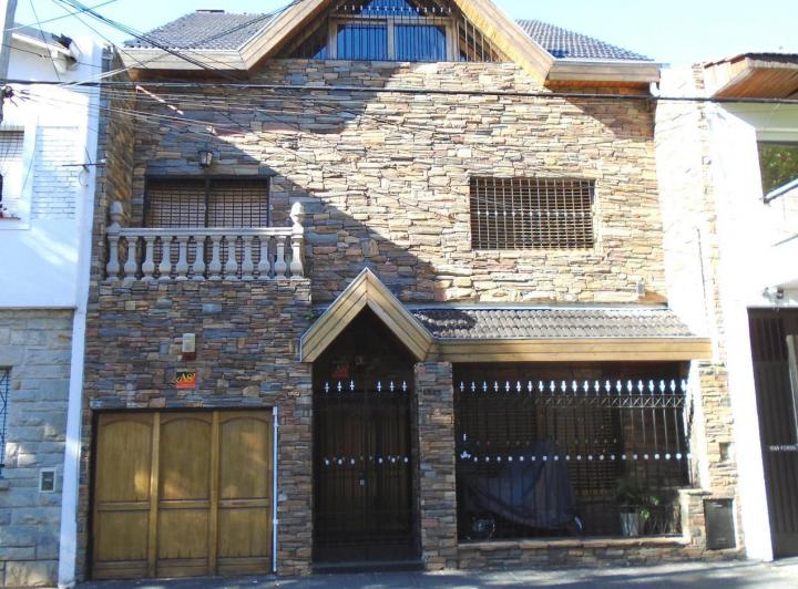 Casa · 360m² · 5 Ambientes · 1 Cochera