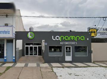 Local comercial · 191m² · 1 Cochera · Local Comercial - Av Spinetto 947 - Santa Rosa