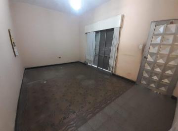 Casa · 119m² · 5 Ambientes · 1 Cochera · Venta - Casa Al Frente a Reciclar - Barrio Belgrano, Rosario.
