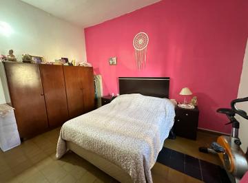 Casa de 2 ambientes, Rosario · Venta/permuta - Casa - 1 Dormitorio Mas Comodín - Cochera - Belgrano, Rosario