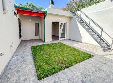 Casa · 145m² · 5 Ambientes · 1 Cochera · Venta/permuta - Casa Al Frente - Toda Reciclada - Alberdi, Rosario