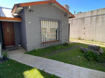 Casa · 213m² · 3 Ambientes · 3 Cocheras · Venta Casa 3 Amb + Quincho Ituzaingo - Apta Credito