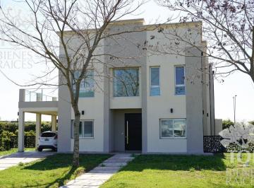 Casa · 245ha · 6 Ambientes · 2 Cocheras · Casa en Venta en Puertos, Escobar, G. B. a. Zona Norte
