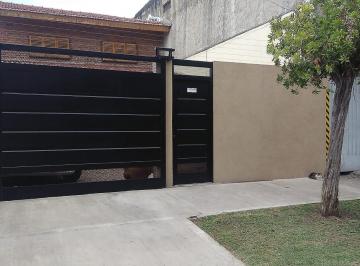 PH de 4 ambientes, La Matanza · PH Al Frente Tipo Casa en Venta en Aldo Bonzi