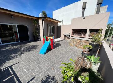 Casa · 150m² · 4 Ambientes · 2 Cocheras · Casa en Ciudad Madero
