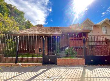 Casa · 250m² · 6 Ambientes · 2 Cocheras · Chalet 6 Ambientes en Venta en Ituzaingó Norte