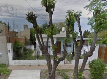 Casa · 78m² · 3 Ambientes · 1 Cochera · Casa en Venta - San Vicente - Cochera Amplio Terreno