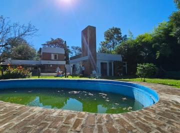 Casa de 5 ambientes, Luján · Casa en Venta en Luján 4 Dorm., Galería con Parrilla, Jardín y Piscina