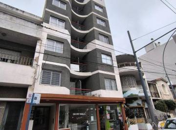 Departamento de 3 ambientes, Córdoba · B° Gral Paz - Depto 1 Dorm, Gran Patio de 86 m²