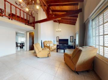 Living · Casa en Venta de Tres Dorm. en La Plata