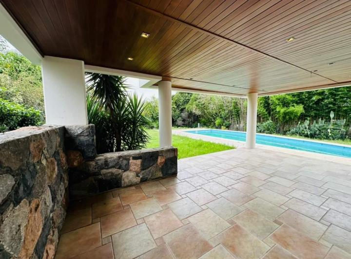 Casa · 240m² · 3 Ambientes