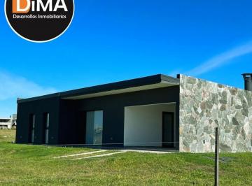 Casa · 80m² · 4 Ambientes · Venta - Casa 4 Ambientes con Pileta - Puerto del Aguila