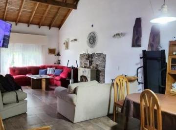 Casa · 119m² · 3 Ambientes · 3 Cocheras · ¡Hermoso Chalet Impecable y Luminoso!