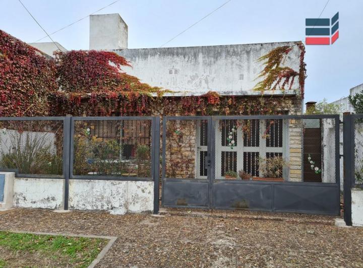 Casa · 92m² · 4 Ambientes · 1 Cochera