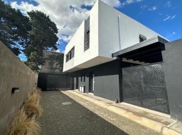 Casa de 5 ambientes, Córdoba · Duplex Housing Zona Norte Arguello