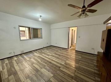 Departamento · 71m² · 5 Ambientes · 1 Cochera · Departamento en Venta de Tres Dorm. con Cochera Guemes Al 2000 Rosario Apto Credito