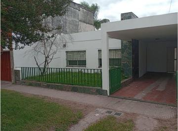Casa · 150m² · 4 Ambientes · Villa Gobernador Gálvez - Casa 2 Dorm. con Jardín - Av San Diego 900