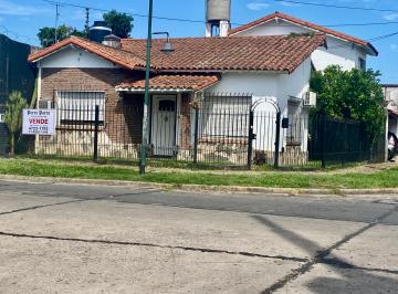 Frente · Casa de 4 Ambientes con Garaje
