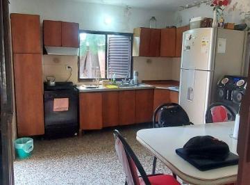 Casa de 3 ambientes, Córdoba · Barrio Dean Funes, Casa 2 Dorm, Cocina, Living, Patio, Cochera y Escritura Al Dia