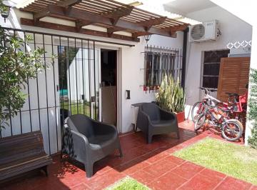 Casa de 4 ambientes, San Isidro · Casa en Venta 4 Amb, 2 Bños, Playroom y Jardin. a Nuevo!