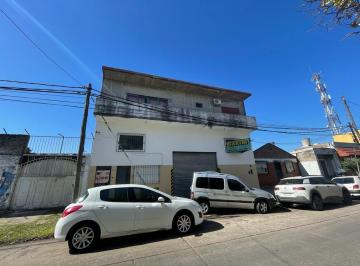 Local comercial de 5 ambientes, Tres de Febrero · Excelente Galpón y Departamento en Planta Alta en Martin Coronado