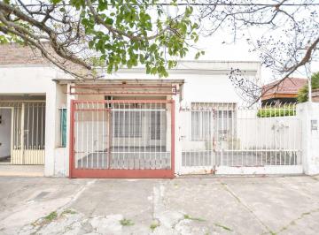 Casa · 59m² · 5 Ambientes · 1 Cochera · Casas en Venta en Los Hornos