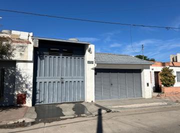 Bodega-Galpón · 190m² · 3 Ambientes · Venta - Galpón - B° Villa Cabrera - Único!