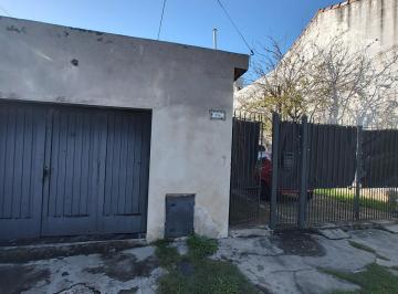 Casa · 165m² · 6 Ambientes · 4 Cocheras · 3 Casas S/lote 10 X 30! Dos 3 Amb + Una 2 Amb + Coch/local!