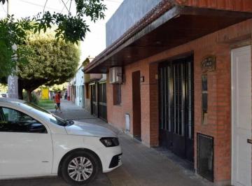 PH · 313m² · 8 Ambientes · 1 Cochera · PH en Venta - 5 Dorm. 3 Baños - Cochera - 600 m² - Los Hornos, La Plata