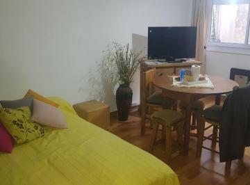 Departamento · 28m² · 1 Ambiente · Temporal Equipado de 28 m² / Luminoso / Recoleta!