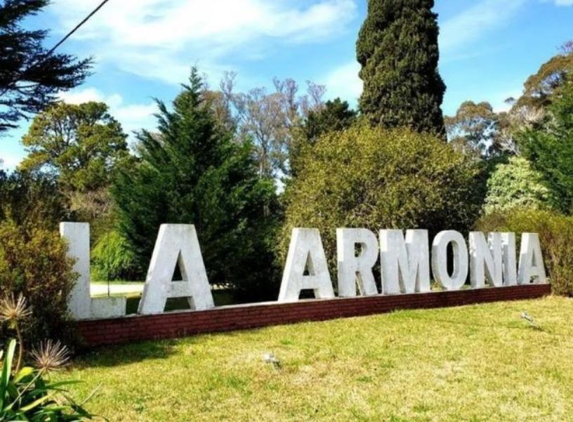 Lote 1372m² en barrio La Armonía con seguridad y amenities