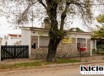 Casa de 3 ambientes, Mar de Ajó · Casa: Espora Nº 750 - Mar de Ajó - C325