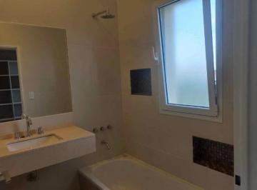 Casa · 245m² · 5 Ambientes · 2 Cocheras · Casa a La Venta en Puerto