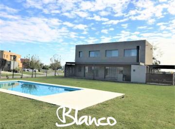Casa · 195m² · 5 Ambientes · 2 Cocheras · Casa en Venta en El Cantón - Islas, Escobar