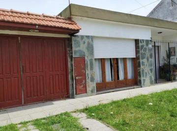 PH · 333m² · 4 Ambientes · 1 Cochera · Venta en Block - Tres Departamentos en PH con Garage y Entrada Para Auto