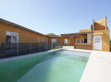 Casa · 225m² · 6 Ambientes · 1 Cochera · Venta Casa 6 Ambientes San Sebastian Area 1