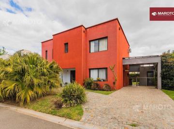 Casa · 180m² · 5 Ambientes · Casa en Venta en Barrio Privado San Lucas - Maroto Propiedades