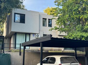 Casa de 8 ambientes, Córdoba · Alquiler Housing Zona Recta Martinoli