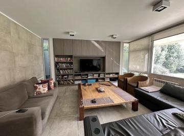 Casa · 220m² · 4 Ambientes · 2 Cocheras · Casa en Venta Barrio Privado Rumenco