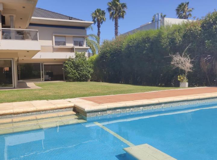 Casa · 550m² · 6 Ambientes · 2 Cocheras